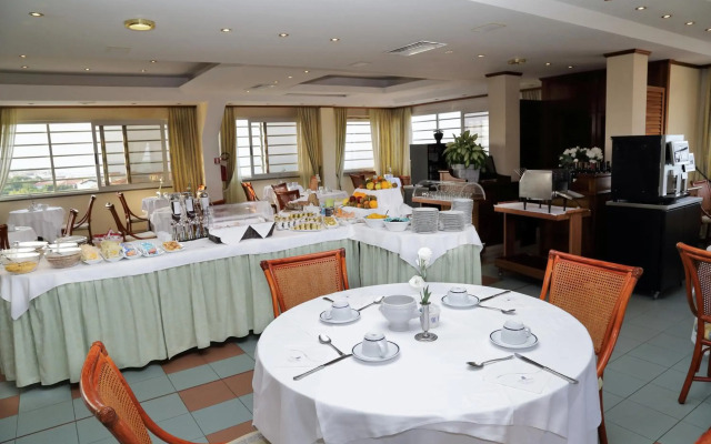 Vintage Hotel Tornese - Business & Events