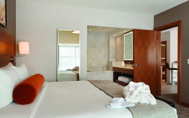 Radisson Hotel & Conference Centre Calgary Airport