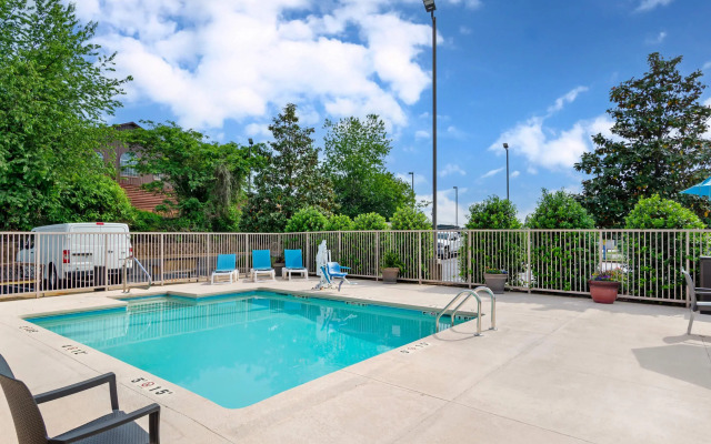 Comfort Suites Oxford I-20 exit 188