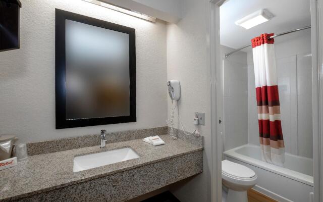 Red Roof Inn Cleveland - Medina