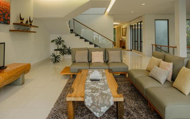 Permai 7b Villa 4 bedroom with a private pool