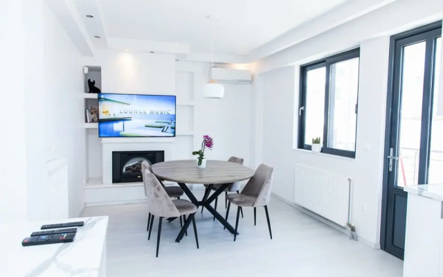 Luxury Apt in the center of Glyfada