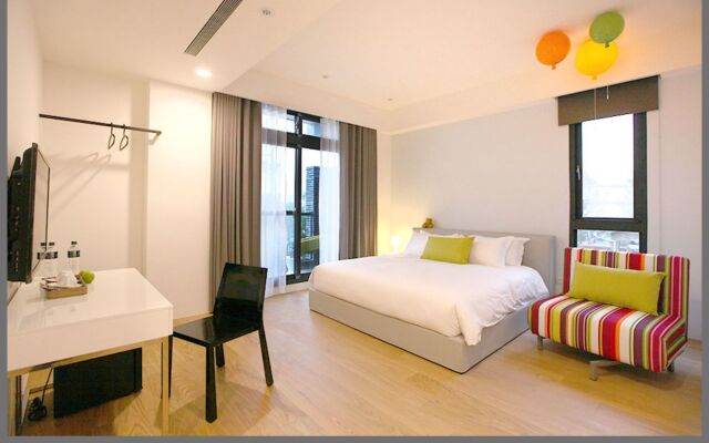 Lovely Pond Hostel