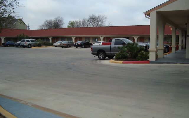 Winnquest Inn Near Ft. Sam Houston