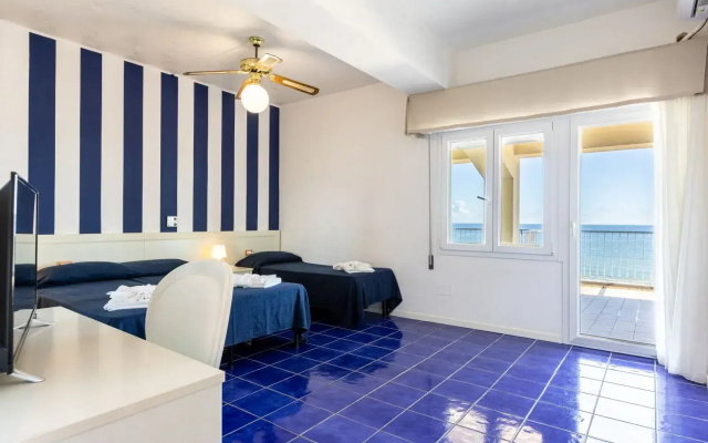 Hotel Caravelle