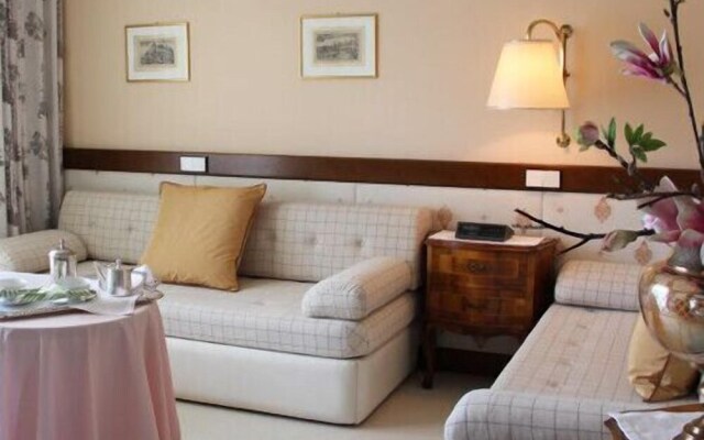 Dietrichsteinerhof Apartments & Rooms