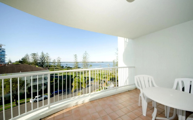 Crystal Bay on the Broadwater