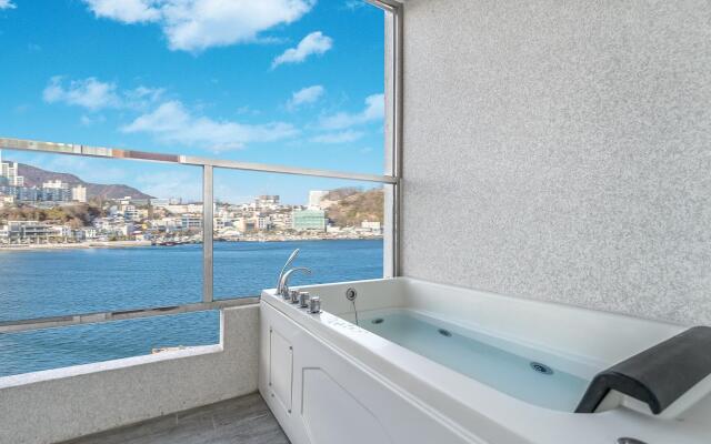 Yeosu Napoliy Pension