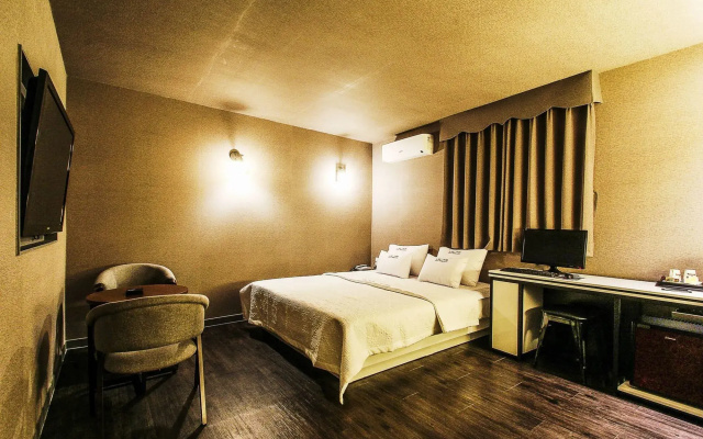 Le Idea Hotel