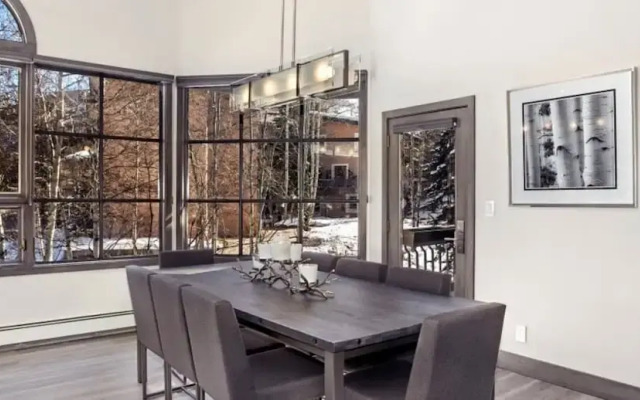 Vail Village Center Place 3 Bedroom Condo