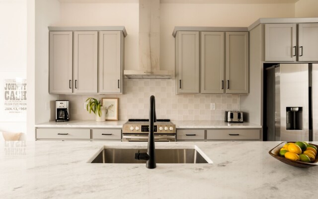 The Jefferson by AvantStay