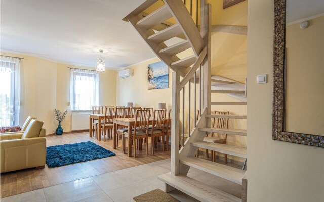 Awesome Home in Mielno With 5 Bedrooms and Wifi