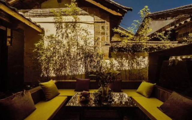 Sina Hotel Lijiang