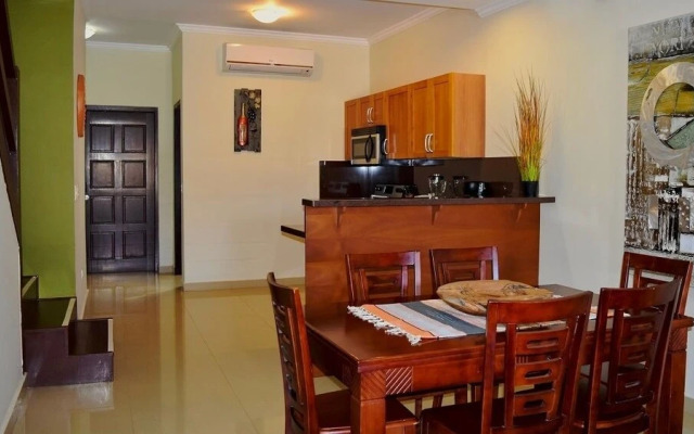 Aruba Breeze Condo