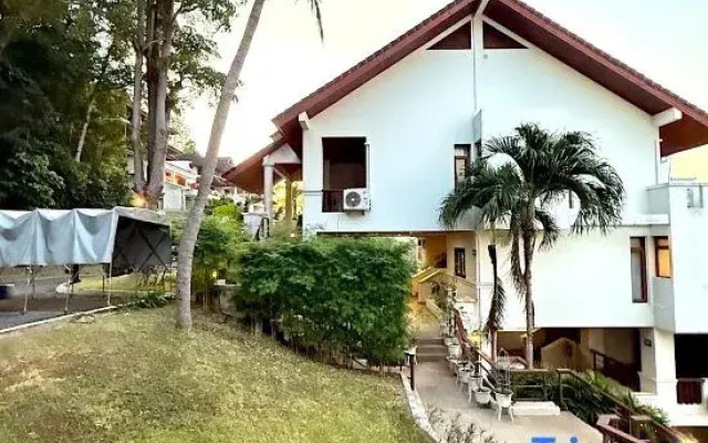 Newly Renovated Modern 3BR Blue Canyon Golf Villa