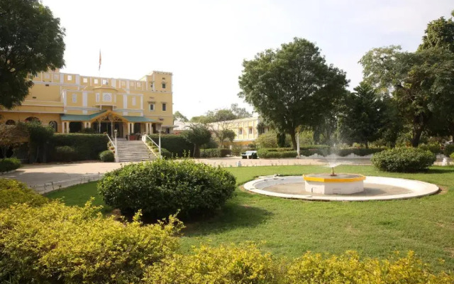 Roop Niwas Kothi, Near Mandawa