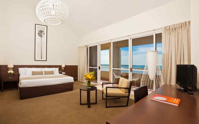 Cairns Harbourside Hotel