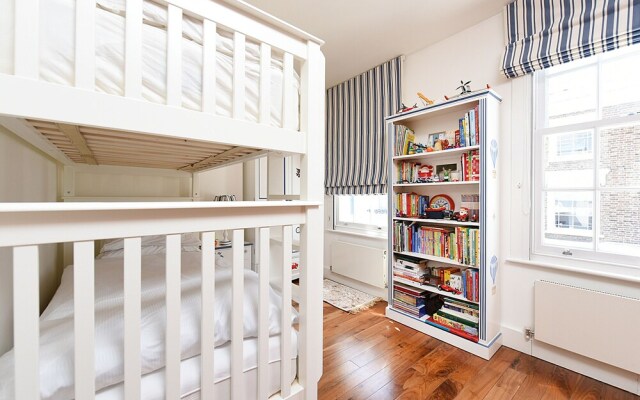 Stylish 2BR Home in Notting Hill