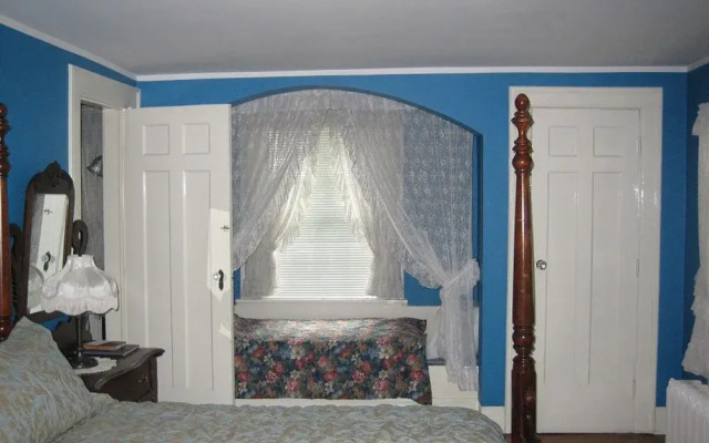 Chestnut Inn Bed and Breakfast