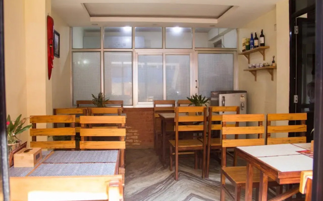 OYO 155 Sankata Hotel & Apartment