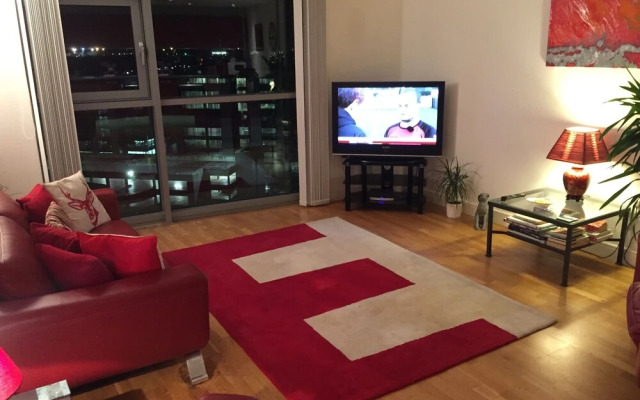 Stunning Spacious City 2 bedroom  Apartment