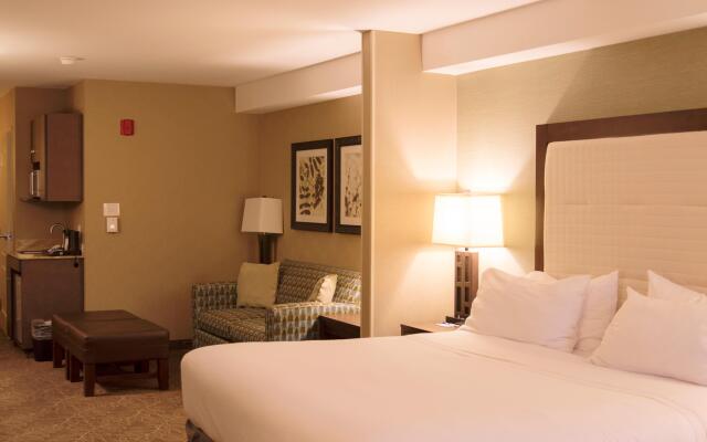 Holiday Inn Express & Suites Logan by IHG