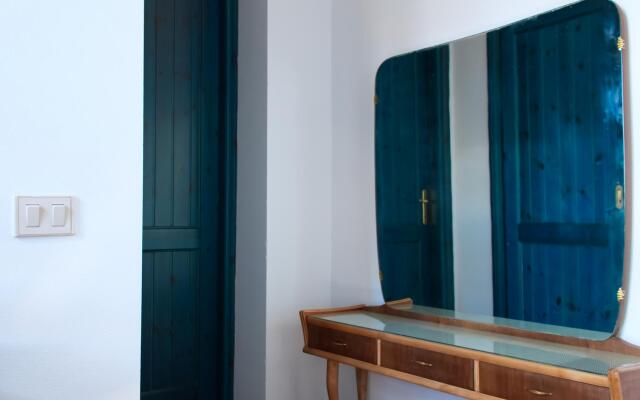 Welcomely - Sardinian Stone House
