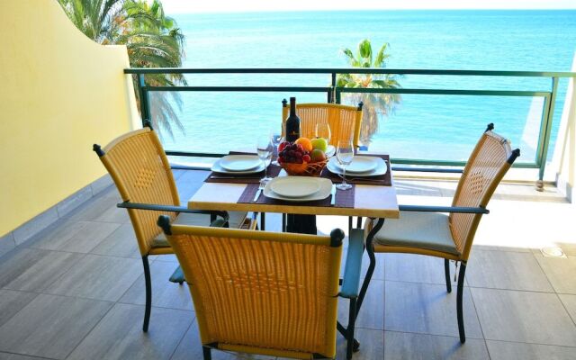 Atlantic view 1 - Apartment with ocean view & pool