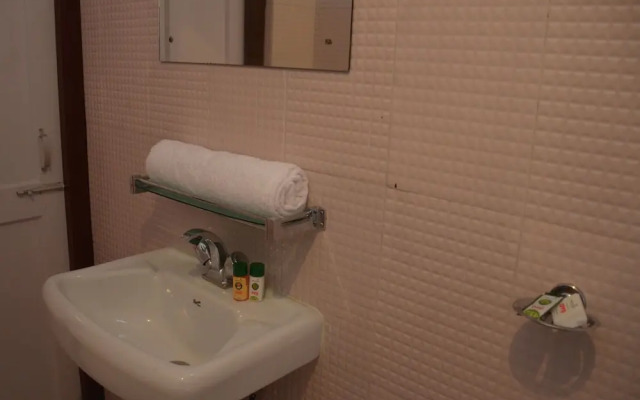 OYO 5034 Living Roof