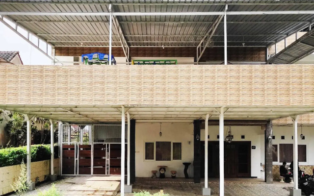 Pertiwi Guest House