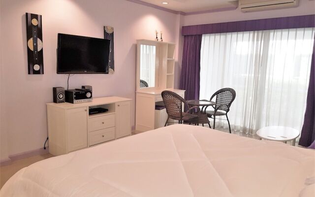 Baan Suan Lalana Modern Ground Floor Studio Apartment Pattaya