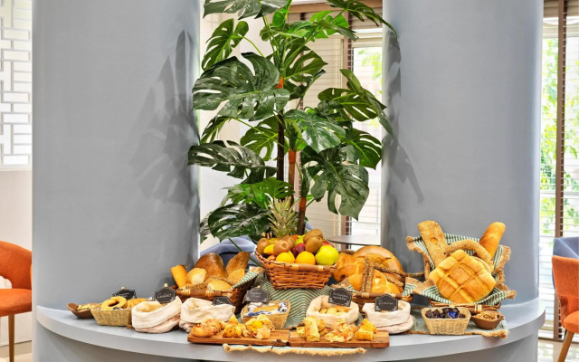 Phidias Piraeus Hotel