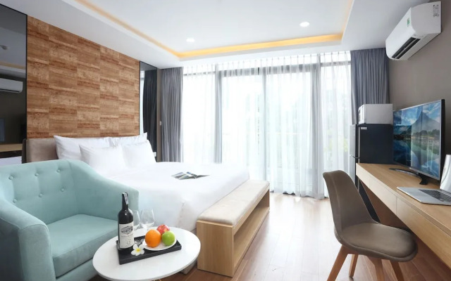 Melina Turtle Lake Saigon Center