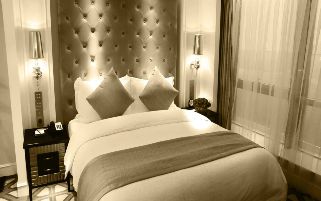 Paramount Gallery Hotel - Image 5