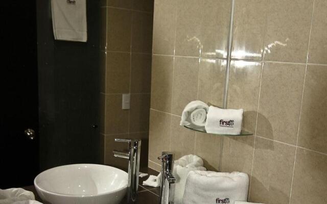 First Inn Hotel & Business