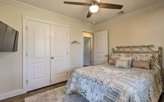 Mattituck Home w/ Fireplaces - Near Wineries