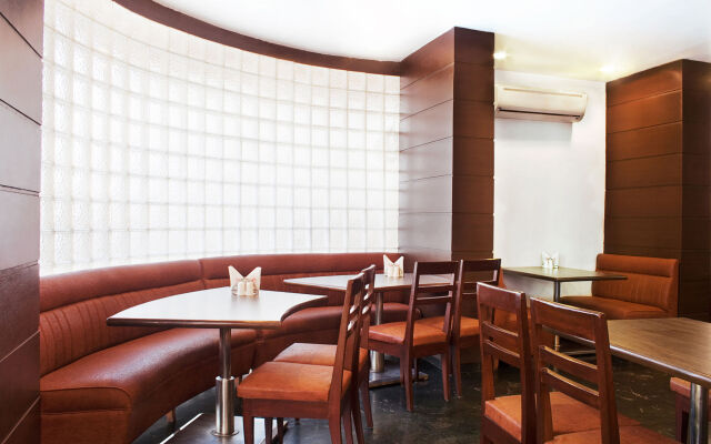 Hotel Lucky Goregaon
