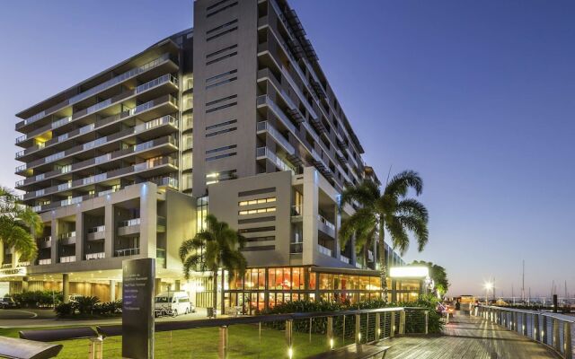 Luxury Apartment In Heart Of Cairns 222