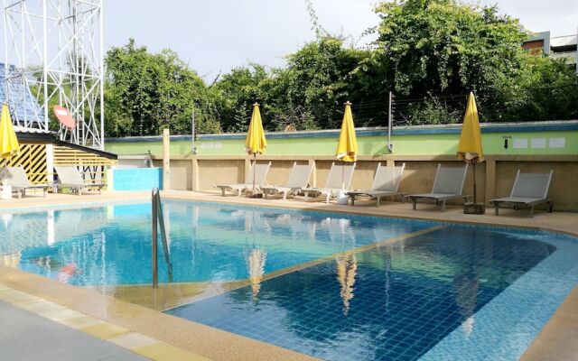 Lunar Hut Resort
