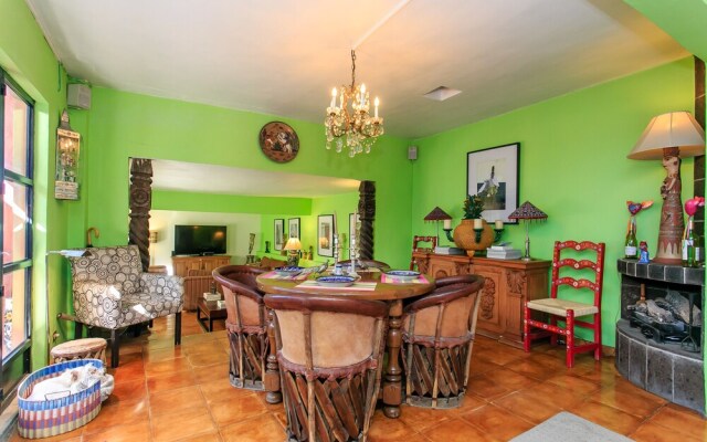 Casa Cinco Patios