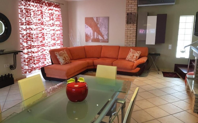 Deluxe Apartment Portside