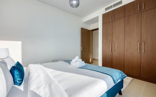 Exclusive Sea View Apartment on the Arabian Gulf