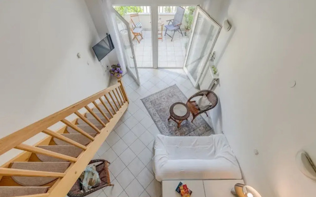 Beachfront apartment Milan with balcony
