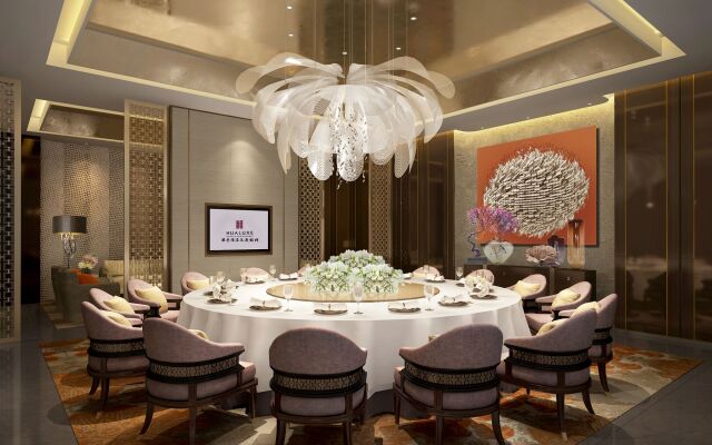 HUALUXE Xiamen Haicang Harbour View by IHG