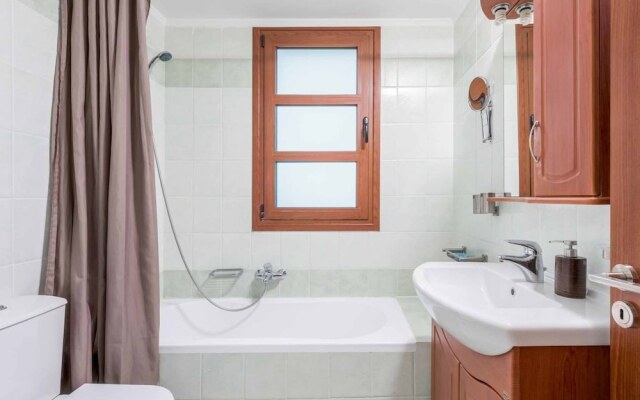 Lindos Topaz