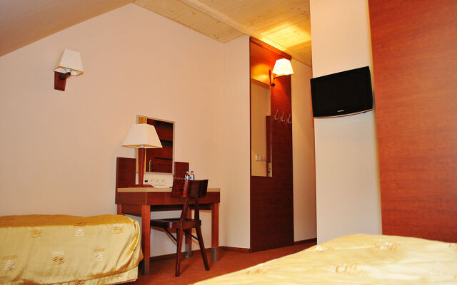 Hotel 365