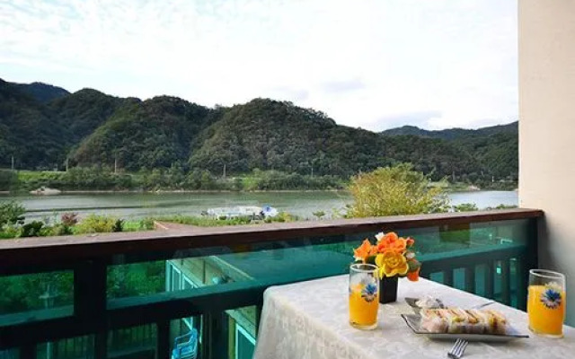 Namisum Lake Pension