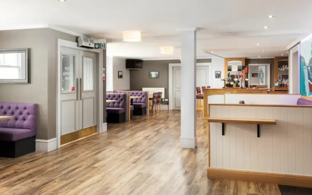 Caledonian Hotel