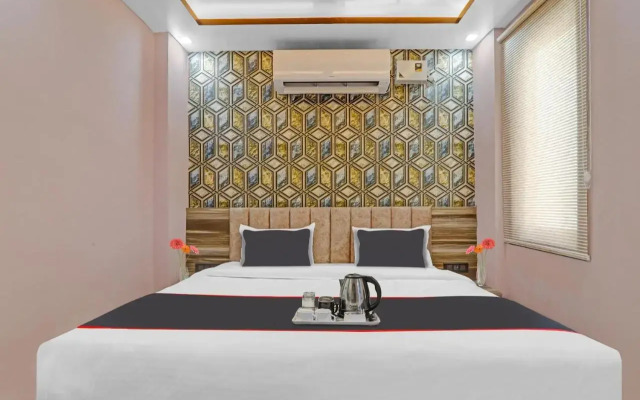 Collection O 90895 Hotel The Palacio - Govind Nagar