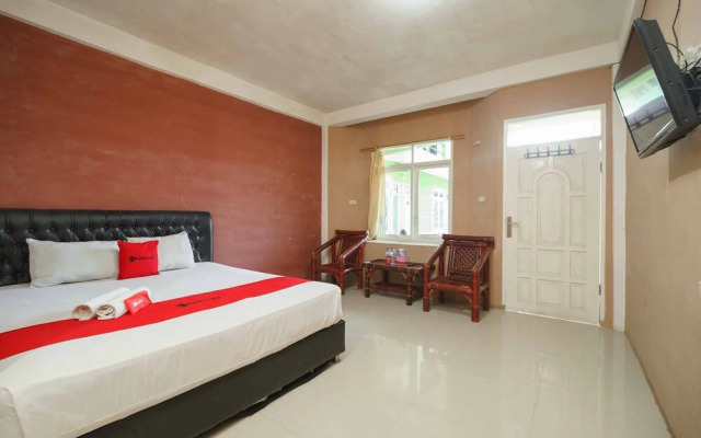 RedDoorz Syariah Hotel Enasti Berastagi